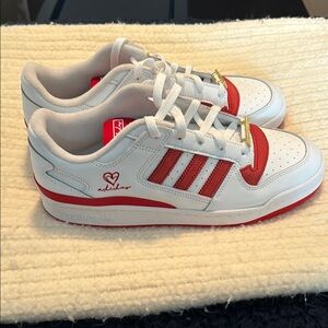 Adidas size 91/2 brand new